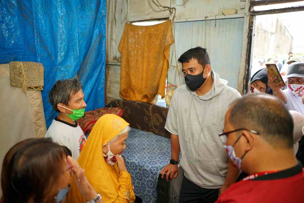 Blusukan Bersama Bara JP ke Simalingkar B, Bobby Nasution Prihatin  Kondisi Warga Dencon