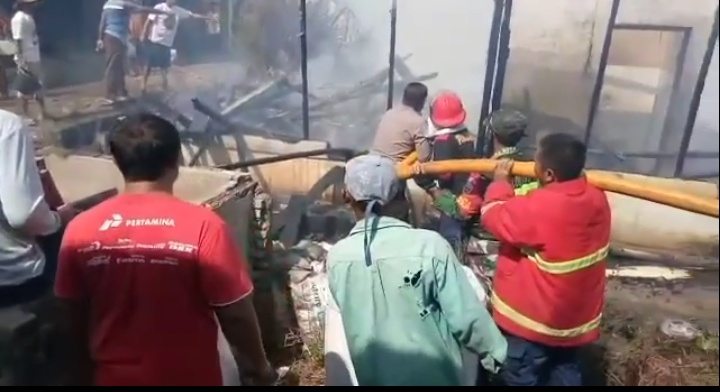 Empat Unit Rumah Dilalap Sijago Merah di Desa Kuta Bangun