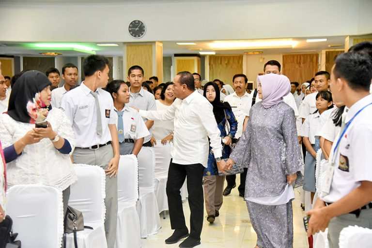 Gubernur Sumut Berikan Subsidi Uang SPP Rp 35 Ribu Bagi Seluruh Siswa SMA dan SMK