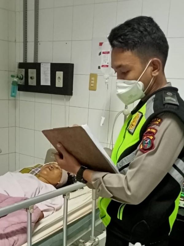 Dua Sepeda Motor Tabrakan, Satu Luka Parah