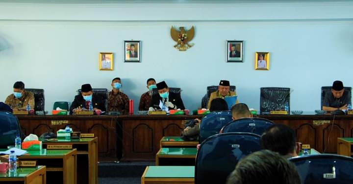 Bupati Dairi Beri Solusi Langsung Pada Sidang Nota Jawaban di DPRD Dairi