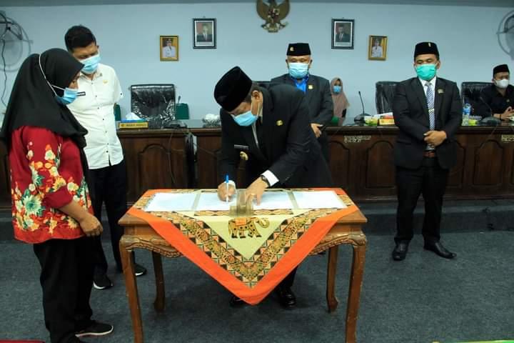 Perda APBD Dairi Tahun Anggaran 2021 Disahkan  