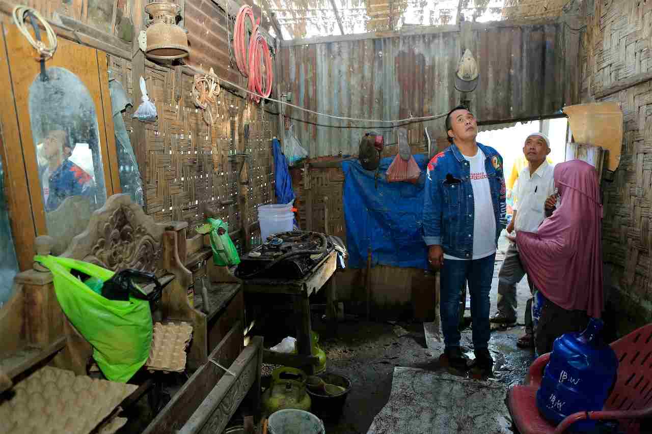 Dinding Tepas, Atap Rumbia Rumah Warga di Titi Papan, Aulia: Saya dan Bobby Akan Bantu Insyaallah