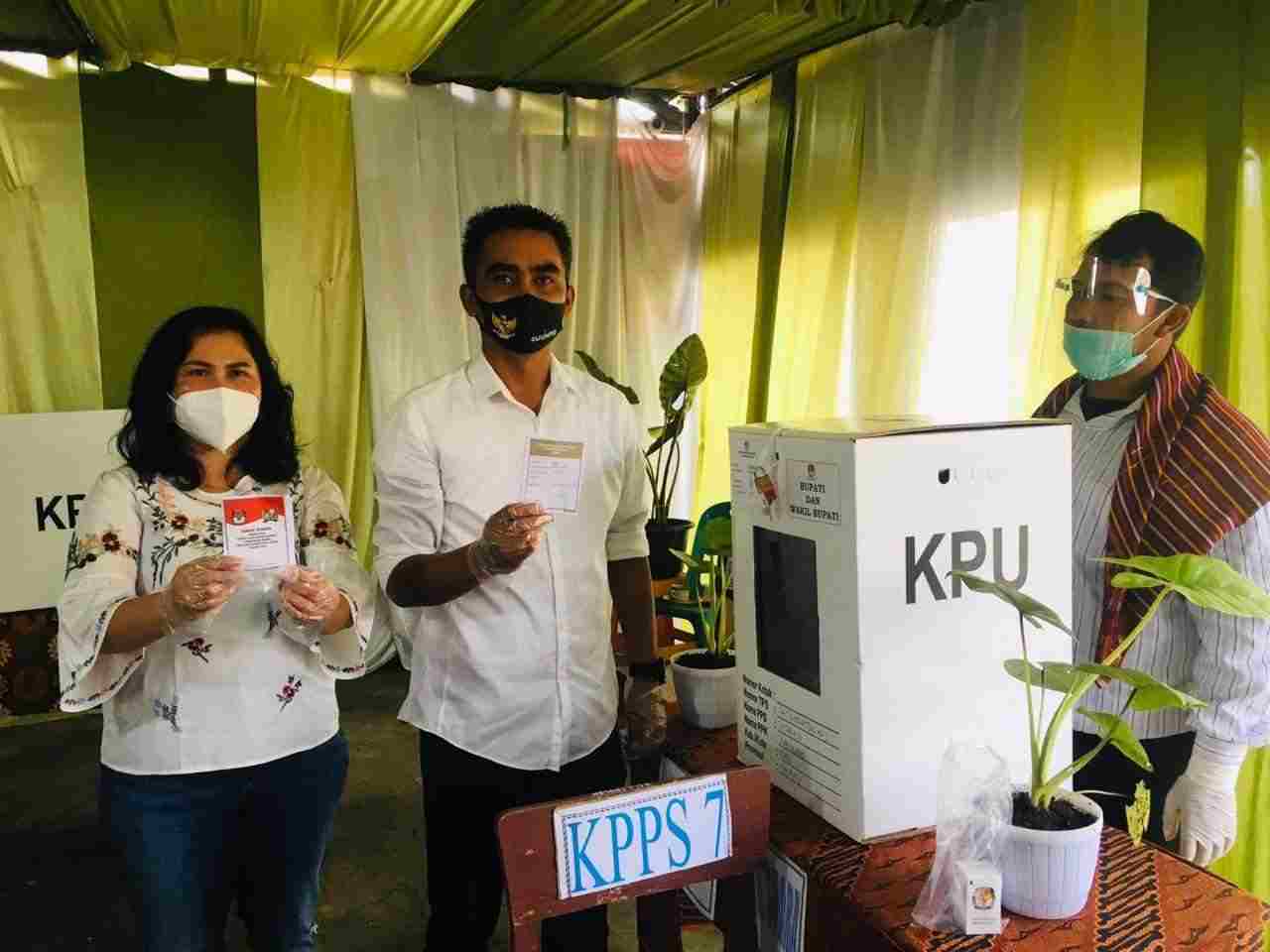 Nyoblos di TPS 014 Desa Ketaren, Theopilus Ginting Optimis Menang