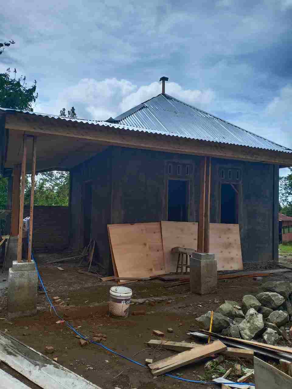 SMA Negeri 1 Sumbul Bagun Musala Atas Swadaya Orangtua Siswa dan Pihak Sekolah 