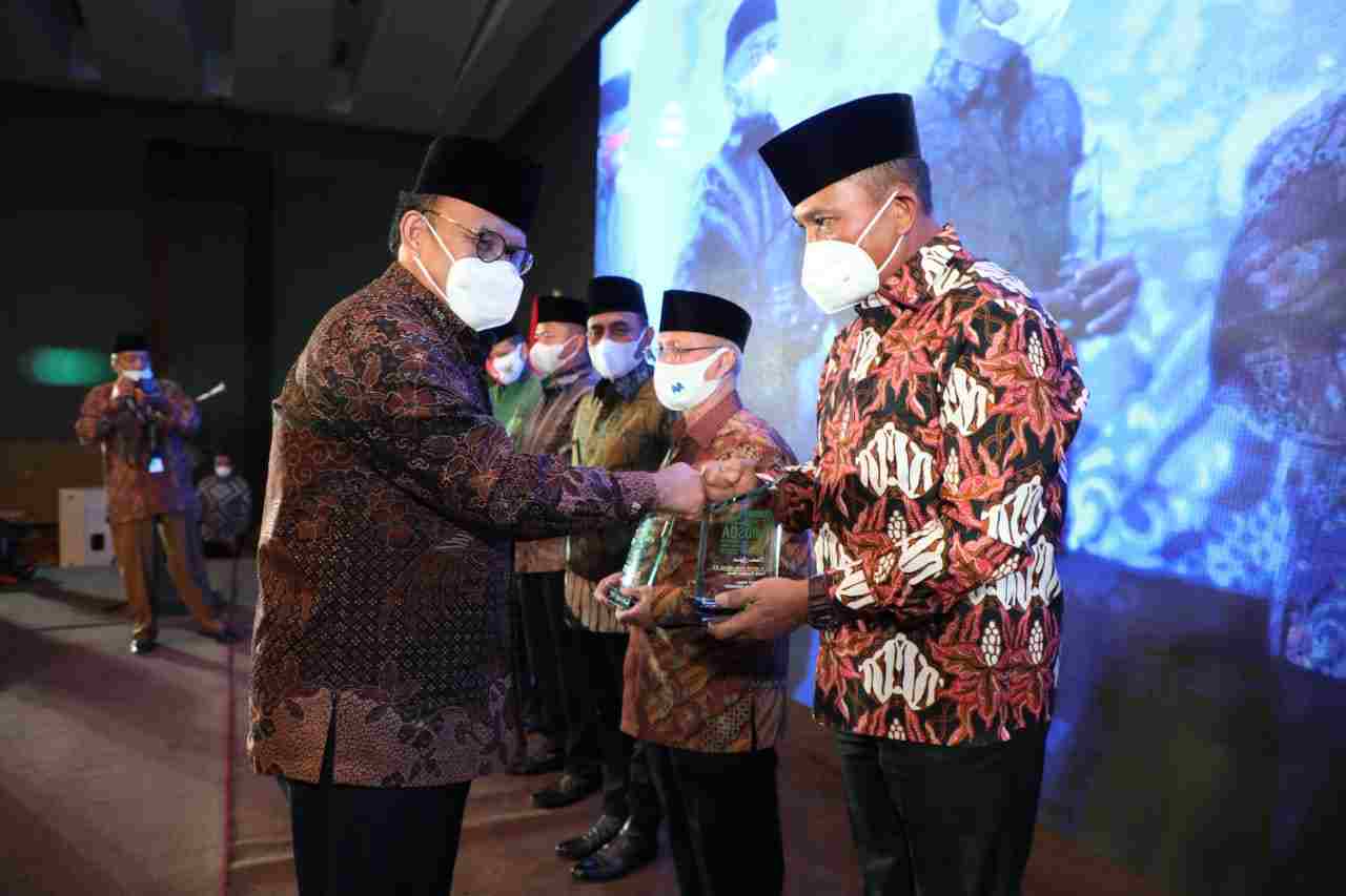 Irjen Pol Drs Martuani Sormin M.Si Terima Penghargaan Sebagai Tokoh Peduli Majelis Ulama Indonesia