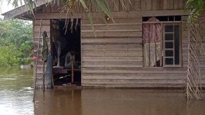Walau Intensitas Hujan Menurun, Camat Simpang Empat Himbau Warga Tetap Waspada