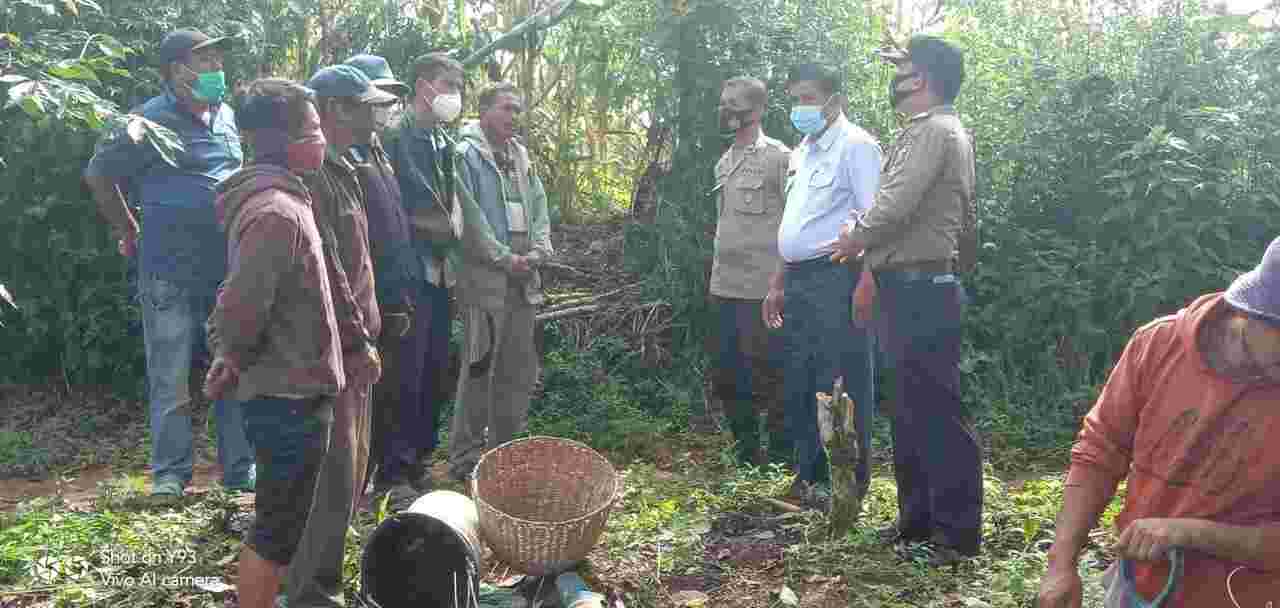 Prosesi Pemakaman Jenazah Diduga Covid-19, Kapolsek Sumbul Imbau Agar Patuhi Prokes