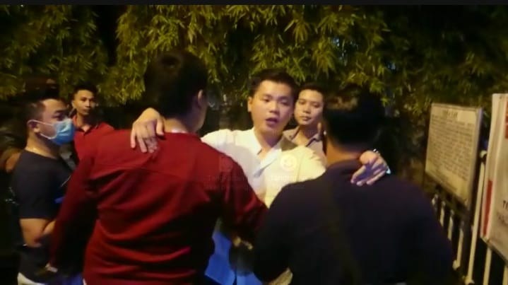 Tabrakan Mobil Calya Vs Mobil Pajero Mengakibatkan Keributan