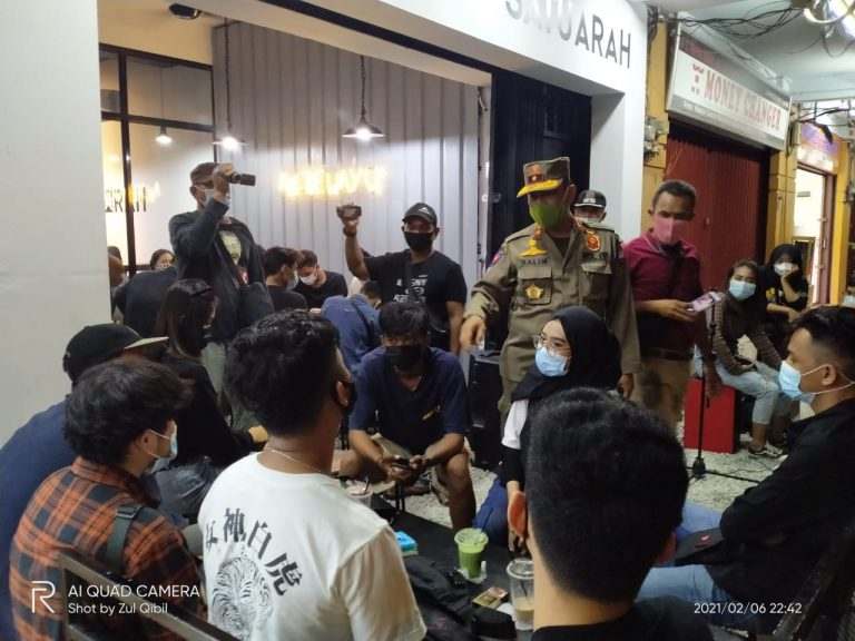 10 Pelaku Usaha Ditindak Tim Terpadu Gelar Patroli Penegakan Disiplin di Batam