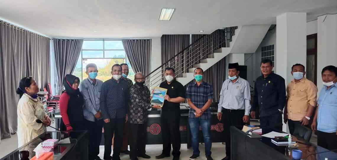 DPRD Samosir Terima Audiensi Pengurus Pusat Kesatuan Bangso Batak Sedunia