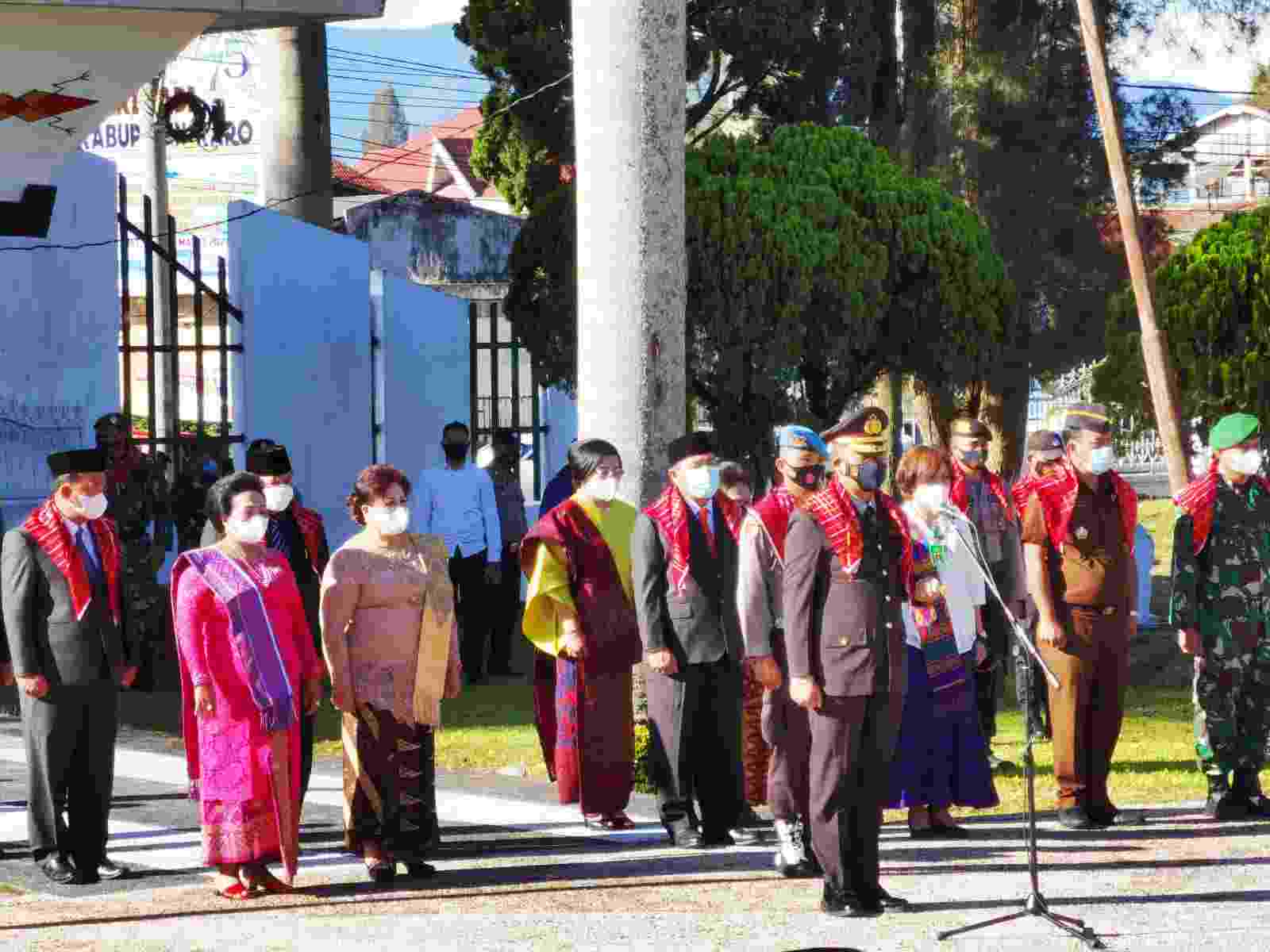 Pemkab Karo Rayakan Hari Jadi ke-75 Tahun Diwarnai Ziarah ke Makam Pahlawan