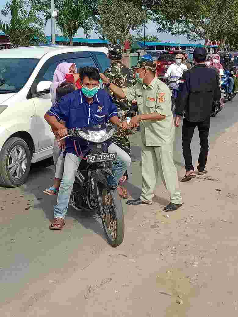 PPM Bengkong Bersama FKPPI Rayon Bengkong Bagikan 2000 Masker Gratis kepada Warga