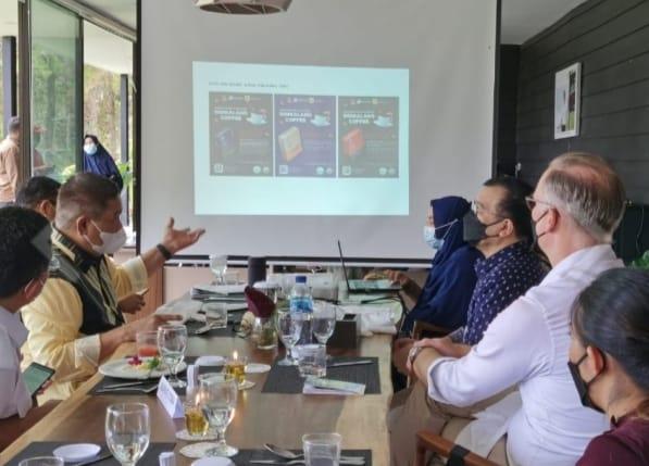 Bupati Dairi Paparkan kepada Dubes Beberapa Negara Jika Dairi Bagian dari DPSP