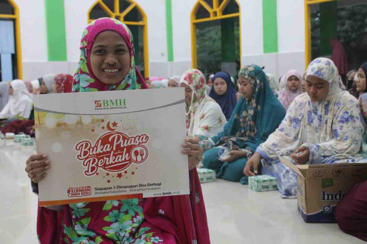 Awal Ramadhan, BMH Gelar Buka Puasa Perdana di 32 Provinsi