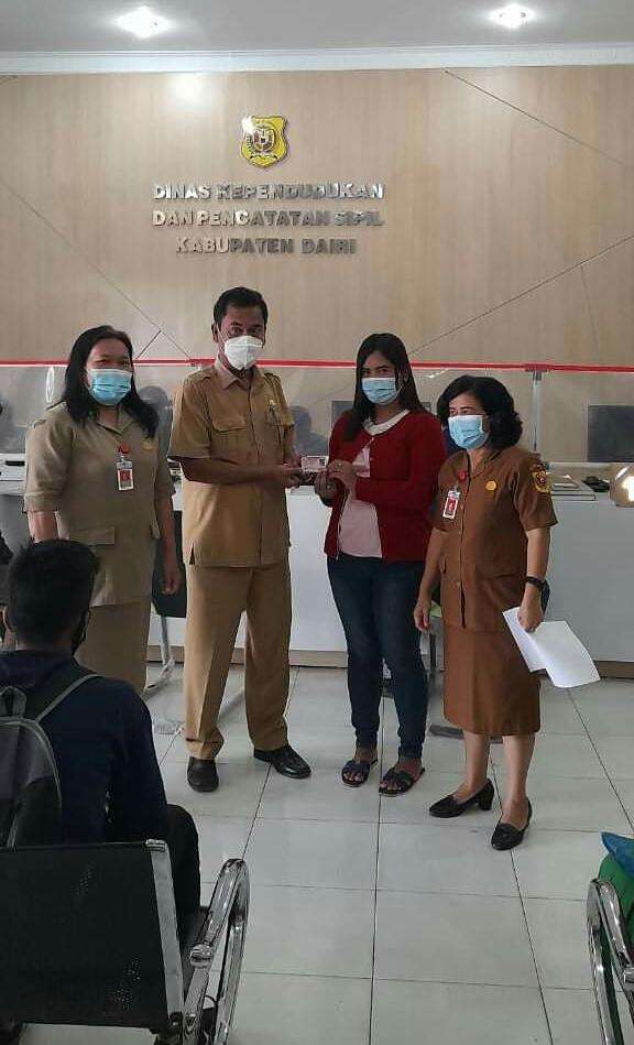 SD Negeri 030358 Kerajaan Siempat Nempu Terima 75 Keping KIA 