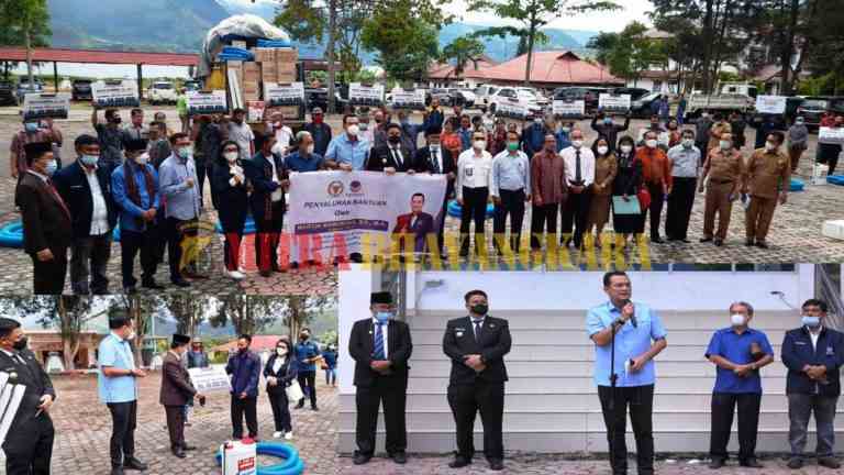 Anggota DPR RI Fraksi NasDem Serahkan Bantuan PKBL kepada 19 Kelompok Tani di Samosir 