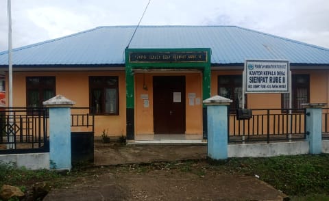 Miris ! Kantor Kepala Desa Siempat Rube II ini Kosong Pada Saat Jam Kerja
