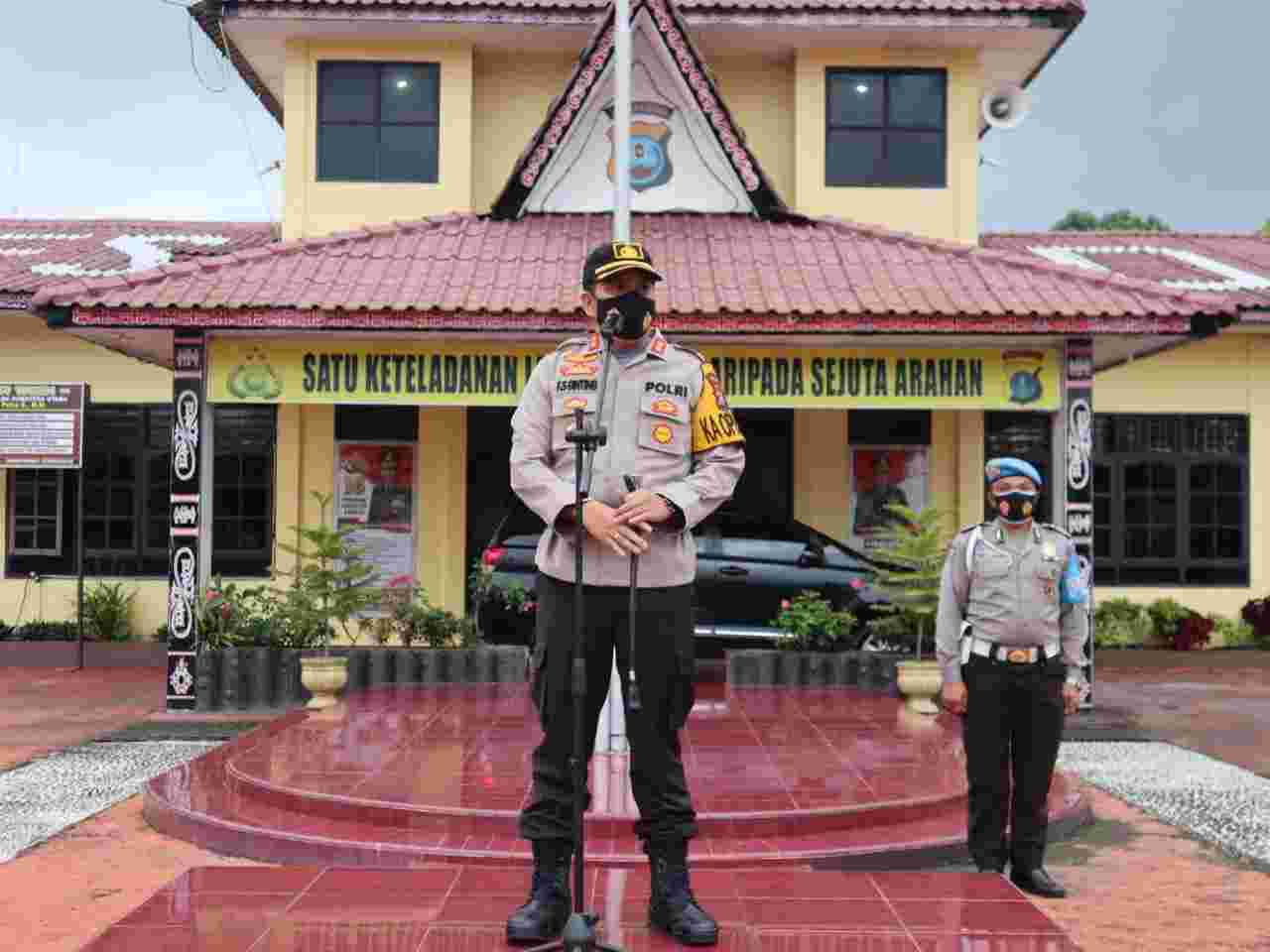 Pastikan Malam Takbiran dan Solat Ied Kondusif, Kapolres Dairi Pimpin Apel Ton Siaga