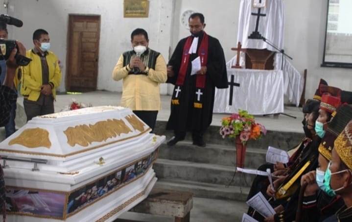 Isteri Pendiri GKPPD Tutup Usia, Bupati Dairi Hadiri dan Sampaikan Belasungkawa