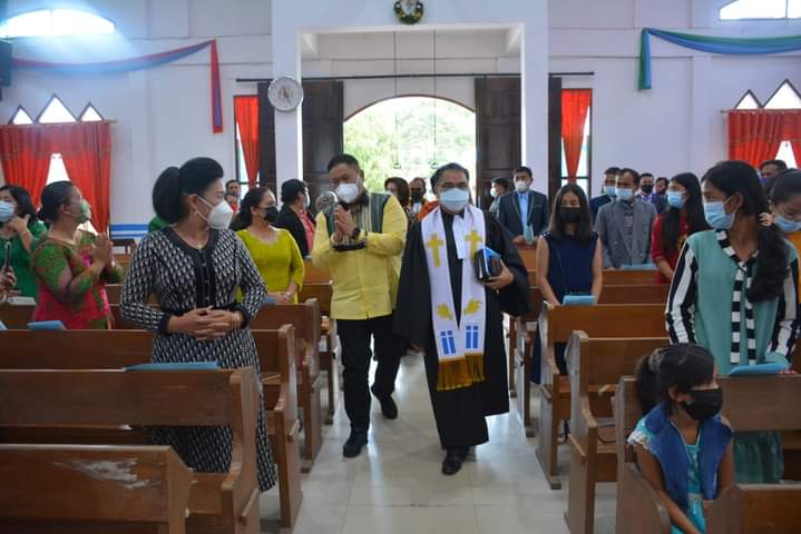 Bupati Dairi dan Ketua TP PKK Hadiri Pengukuhan Praeses HKI Dakota