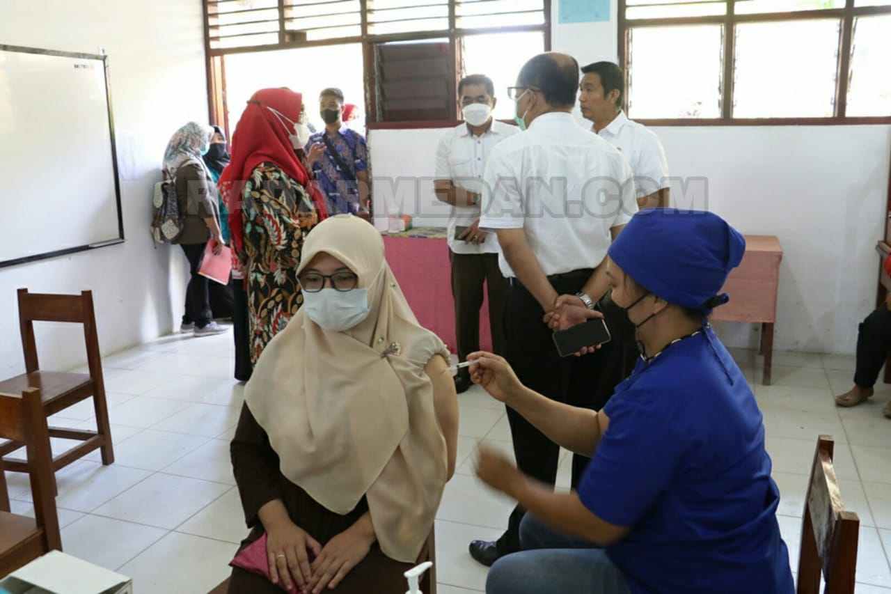 Vaksinasi Guru Tahap II Dimonitoring Walikota Pematangsiantar