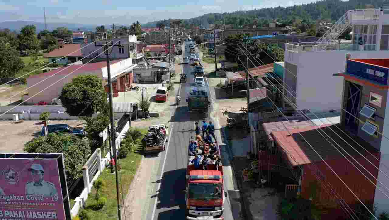 Polres Taput Semprot Disinfektan di Sejumlah Titik