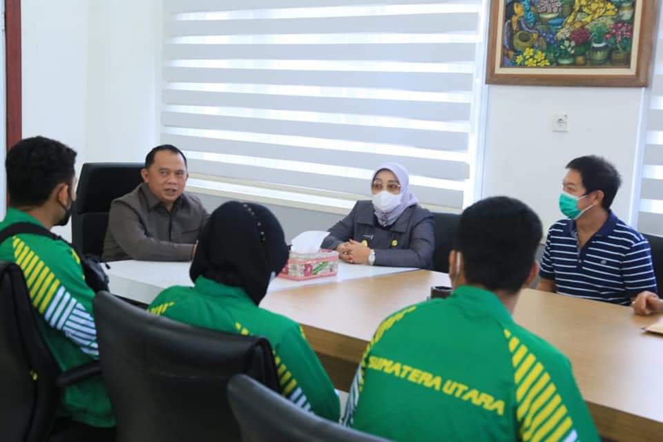 Bupati dan Wakil Bupati Labuhanbatu Lepas Tiga Atlit PON XX Papua