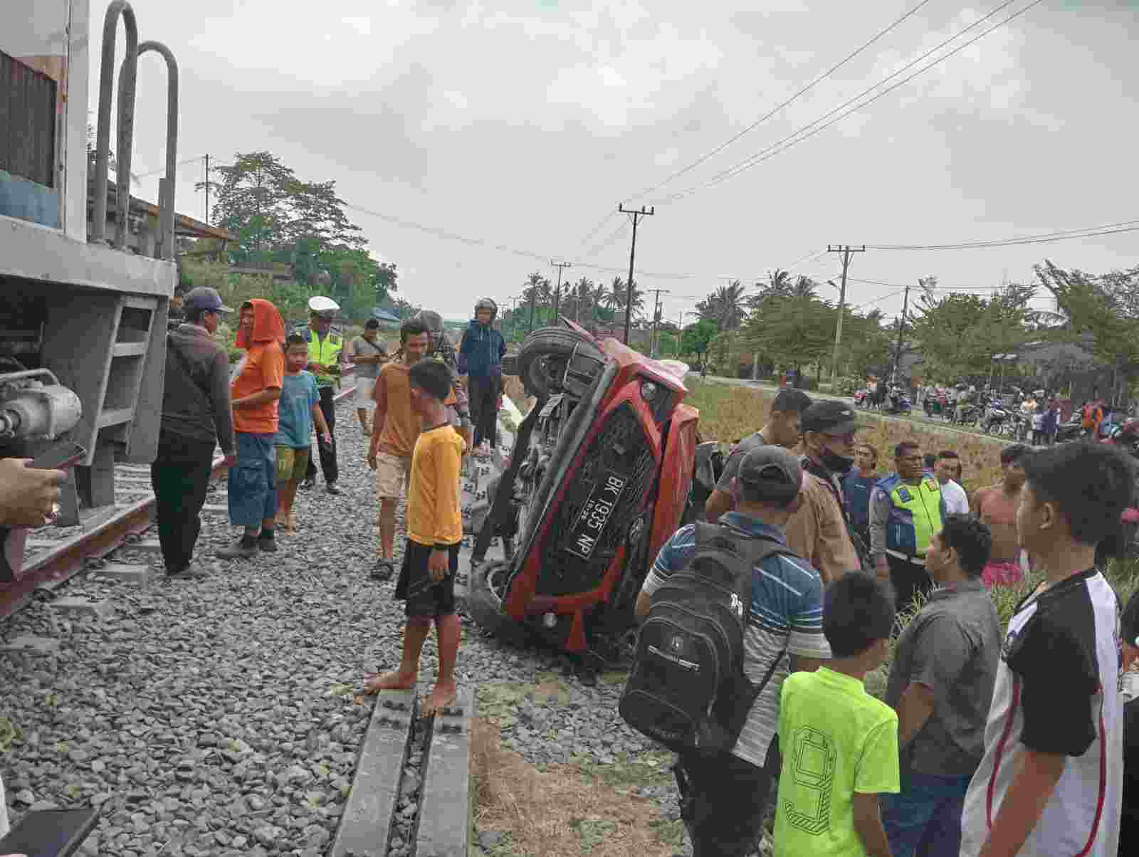 Kecelakaan Kereta Api Kontra Minibus, Sat Lantas Polres Tebing Tinggi Turunkan Tim Penyelidik