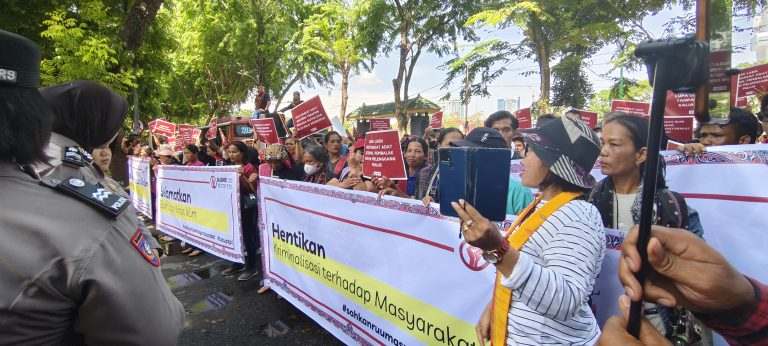 Ratusan Massa Pendukung Masyarakat Adat Demo TPL di DPRD Sumut, Ini 10 Tuntutannya