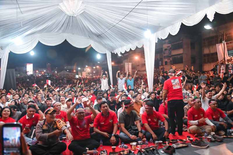 Kadis Kominfo Padangsidimpuan Dampingi Pj. Wali Kota Launching WiFi Gratis di Sela Nobar