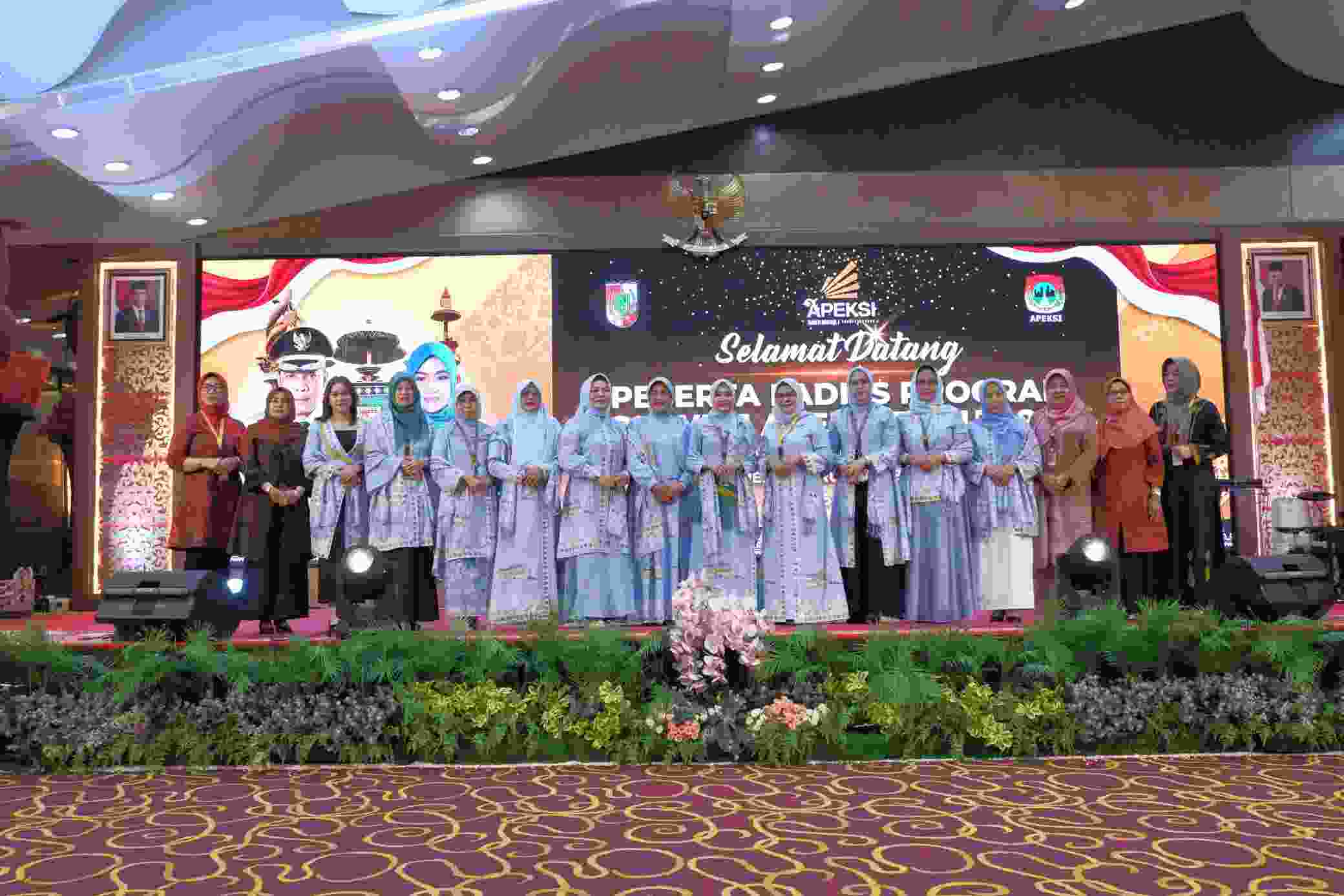 PKK Kota Padangsidimpuan Ikuti Ladies Program di Menara Dang Merdu Bank Riau Kepri