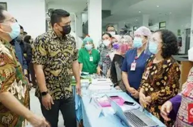  Saat Bobby Sidak ke RS Medan, Soroti Eskalator Mati dan Pintu Kaca Pecah