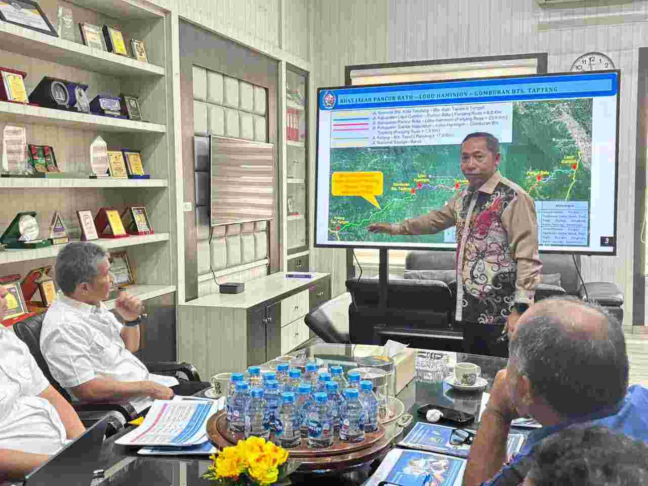 Percepat Penanganan Banjir dan Konektivitas Antar Kabupaten, Bupati Taput Temui Kepala BBPJN Sumut