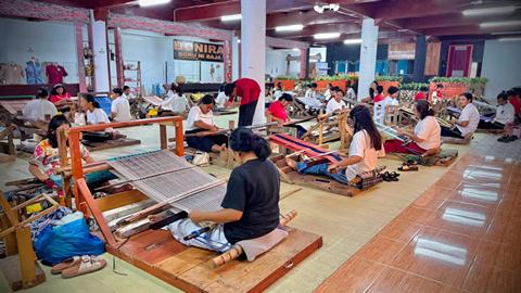 Inovasi ECO-Ulos Pemkab Taput: Ubah Limbah Pertanian Jadi Wastra Berkelanjutan