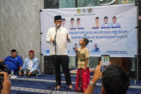 Wali Kota Medan Ajak Generasi Muda Jadikan Masjid Sebagai Benteng Menghalau Bahaya Gadget & Narkoba