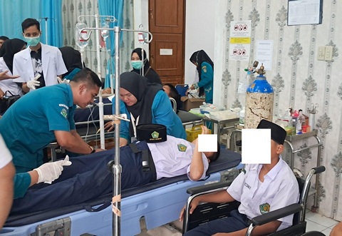 Keracunan_MBG.jpg