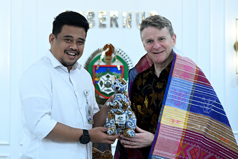 Gubernur Bobby Nasution Promosikan Sumut ke Dubes Australia jadi Gerbang Investasi Indonesia Barat
