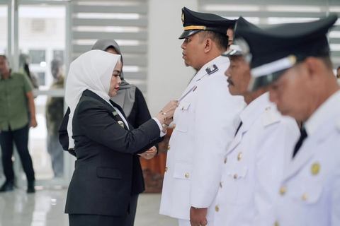 Lantik Pejabat Administrator dan Pengawas, Bupati Maya: Jadikan Tugas ini Sebagai Amanah