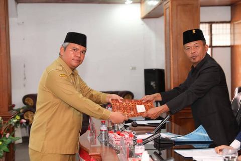 Wakil Bupati Taput Hadiri Rapat Paripurna LKPJ Tahun Anggaran 2025