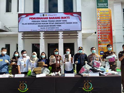 Kejari Toba Musnahkan Barang Bukti 50 Perkara Inkracht, Sabu hingga Ganja Dimusnahkan
