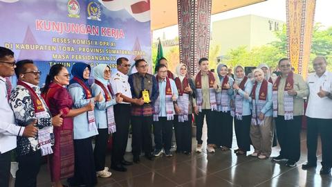 Sektor Pendidikan Jadi Prioritas Utama Permohonan Pemkab Toba  ke Komisi X DPR RI