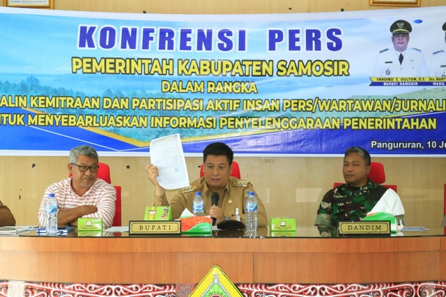 PUPUKPALSU.jpg