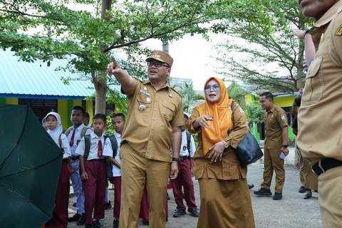 Bupati Deli Serdang Sidak Pustu dan Sekolah, Tekankan Kualitas Layanan dan Fasilitas