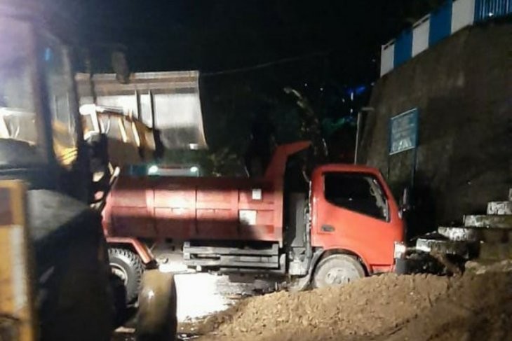 Longsor di dua Titik Jalan lintas Sumatera (Jalinsum) Pematangsiantar - Parapat