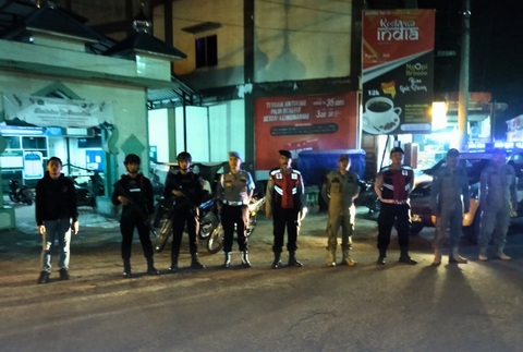 Jaga Ramadhan Tetap Aman, Brimob Bersinergi Patroli Asmara Subuh di Jalanan Kota Tebing Tinggi
