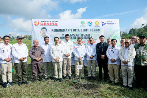 Tanam Satu Juta Pohon Bersama Utusan Khusus Presiden, Bobby Nasution: Jaga Lingkungan Tugas Bersama