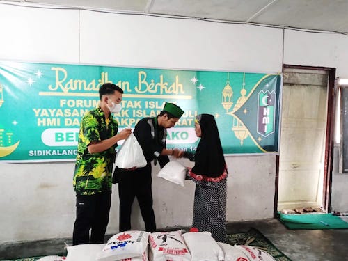 Forum Batak Islam Gandeng HMI Dairi Pakpak Bharat Berbagi Sembako Dibulan Suci Ramadhan