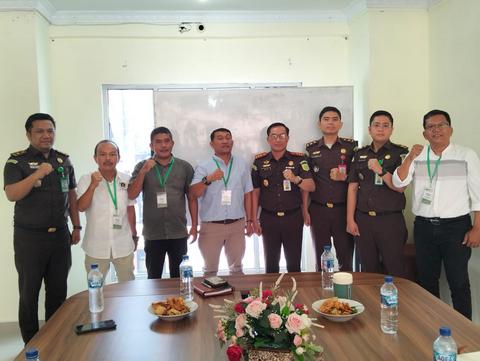 Jalin Sinergitas, PWI Bonapasogit Audensi ke Kejari Toba