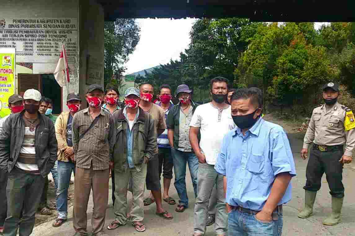 Sejumlah Warga Pangambatan Desak Kadis Pariwisata Karo Lanjutkan Kasus Penimbun Batu di Air Terjun